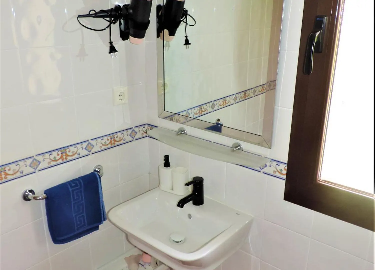 Apartamentos Caseria De Comares Granada Aparthotel