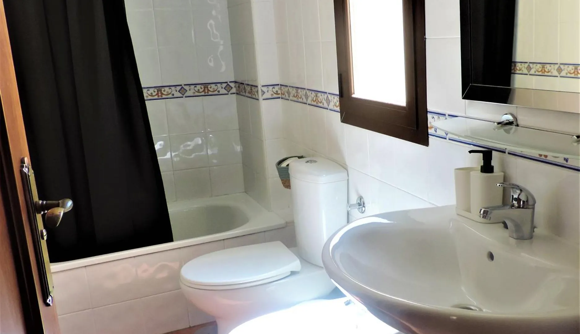 Apartahotel Apartamentos Caseria De Comares Granada