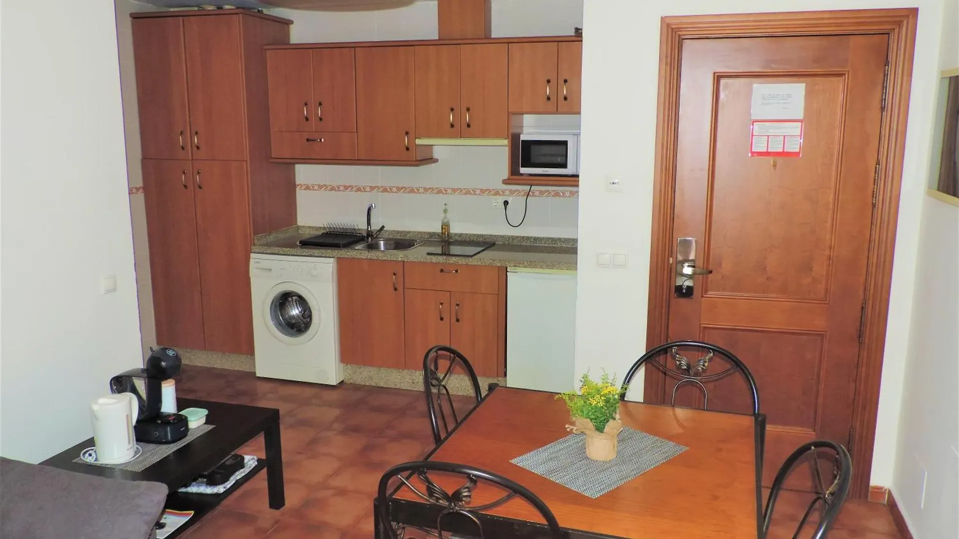 Apartamentos Caseria De Comares Granada Apartahotel